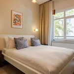 3 Bedrooms And Location Estambul